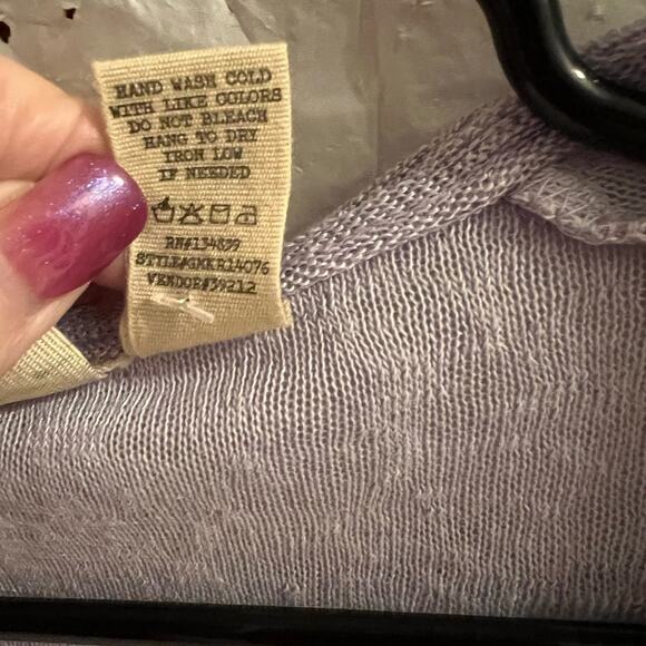 Gimmicks by bke purple lace trimmed v neck top size s - Picture 4 of 7